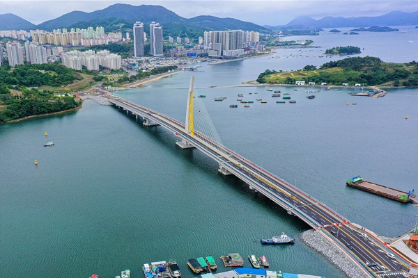 여수 선소대교 전경.