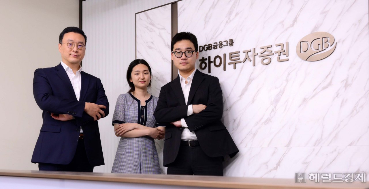 '로봇이 선사할 무인화 혁명' 보고서를 발간한 하이투자증권 FO팀. 왼쪽부터 조희승 선임연구원, 고태봉 리서치센터장, 이상수 선임연구원. 이상섭 기자