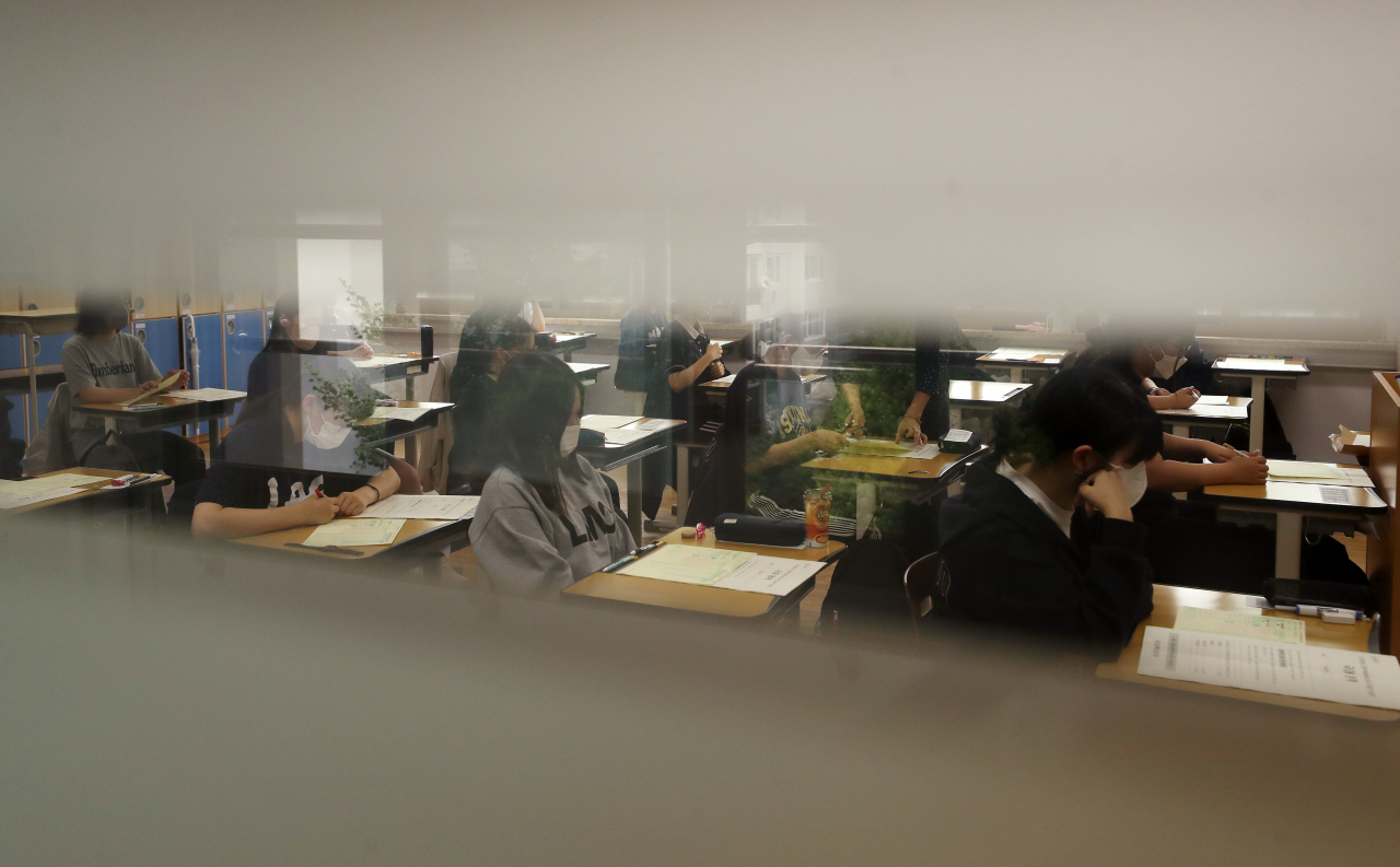 시험 준비하는 학생들. 사진은 기사와 무관. [임세준 기자]