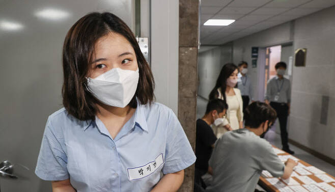 박지현 전 더불어민주당 비상대책위원장이 1일 서울 여의도 국회 의원회관에서 열린 그린벨트 결과 공유 파티 ‘용감한 여정’에 참석하고 있다.(사진=연합뉴스)