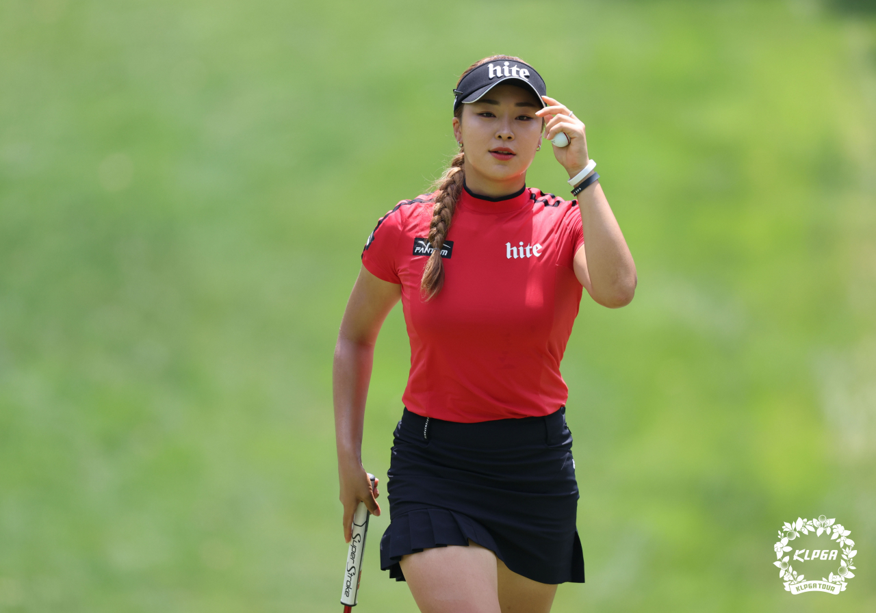 장타력을 앞세워 끈질긴 추격을 펼쳤던 루키 윤이나가 아쉽게 2위를 차지했다./KLPGA 제공