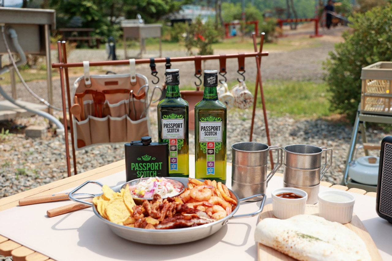 패스포트 아웃도어 힙 플라스크 패키지 [드링크인터내셔널 제공]