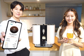LG전자가 8일 출시한 프리미엄 수제맥주제조기 ‘LG 홈브루’ 신제품. [LG전자 제공]