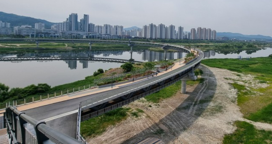 세종 금강보행교.