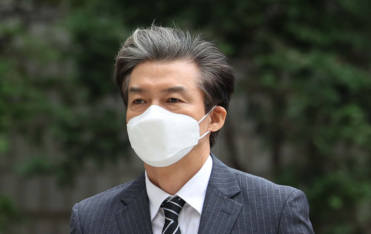 Cho Kuk, who served as Justice Minister for former President Moon Jae-in, heads to the court on July 8. (Yonhap)