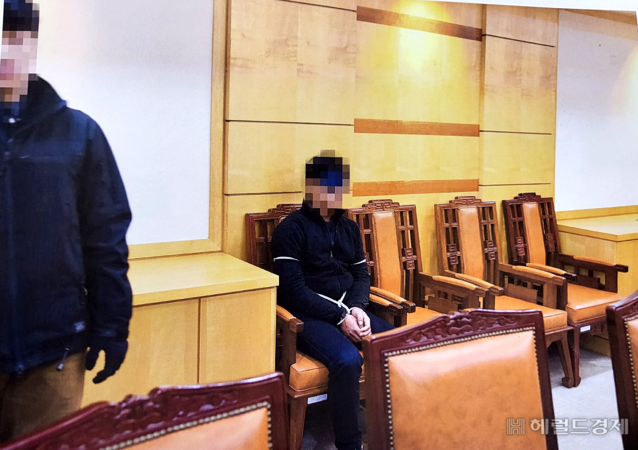 12일 통일부가 북한 어민 강제북송 관련 판문점 송환 사진 공개했다. 통일부는 통상 판문점에서 북한주민 송환시 기록 차원에서 사진을 촬영해 왔으며 이와 관련해 국회 요구자료로 ‘19년 11월 발생한 북한어민 강제북송 당시 판문점을 통한 송환 사진을 제출했다고 밝혔다. 사진=통일부 제공