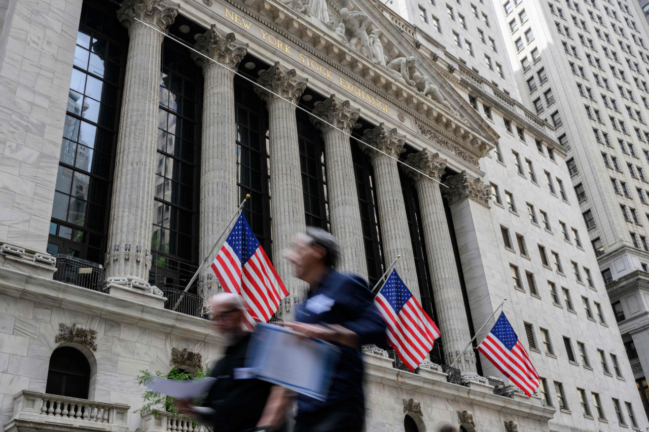 미국 뉴욕증권거래소(NYSE) 앞. [AFP]