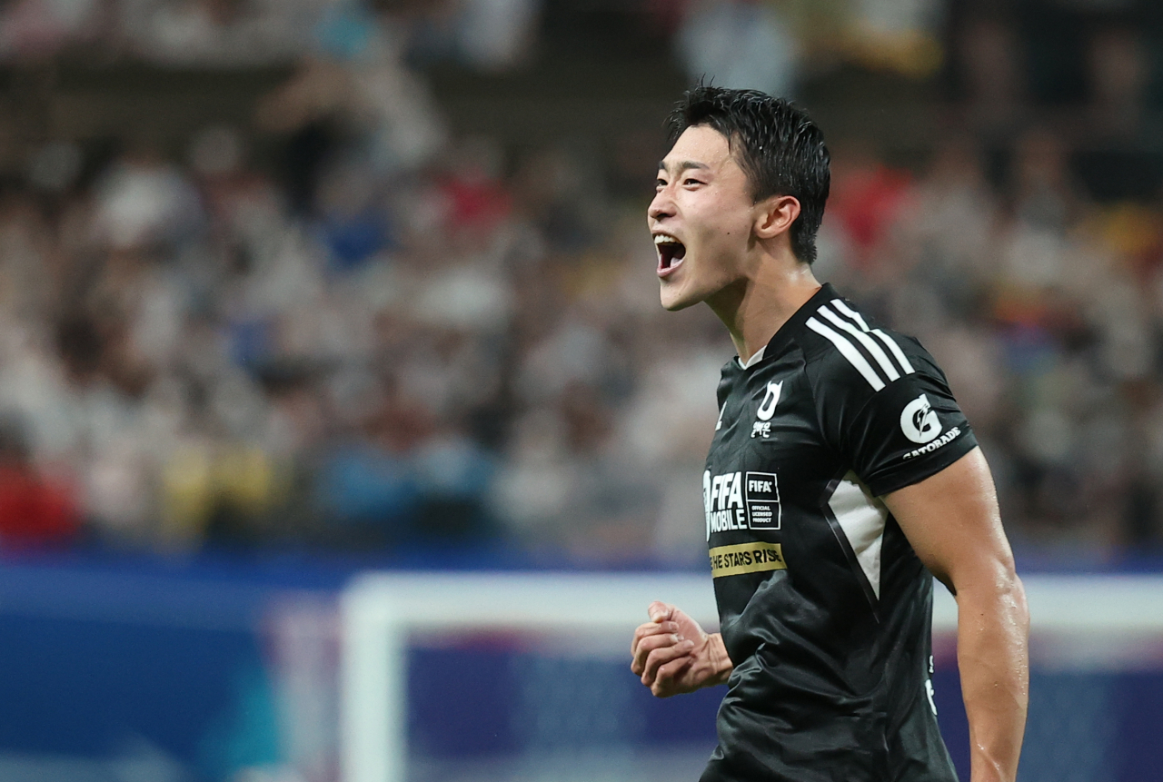 Cho Gue-sung of Team K League celebrates his goal against Tottenham Hotspur during the teams' exhibition match at Seoul World Cup Stadium in Seoul on Wednesday. (Yonhap)