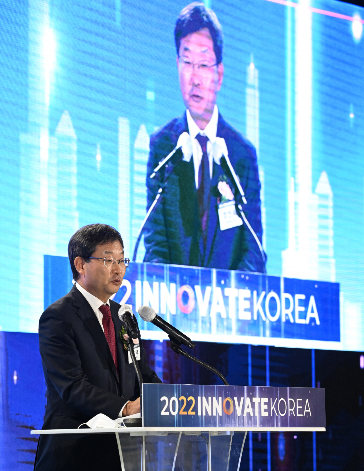 13일 오전 세종시 고려대 세종캠퍼스에서 ‘이노베이트코리아 2022’가 열린 가운데 정진택 고려대 총장은 “대한민국이 기술패권 경쟁에서 살아남고 초격차 기술을 보유한 선진국으로 거듭나기 위해서는 뛰어난 인재의 육성이 그 무엇보다 중요할 것”이라고 강조했다. 세종=임세준 기자