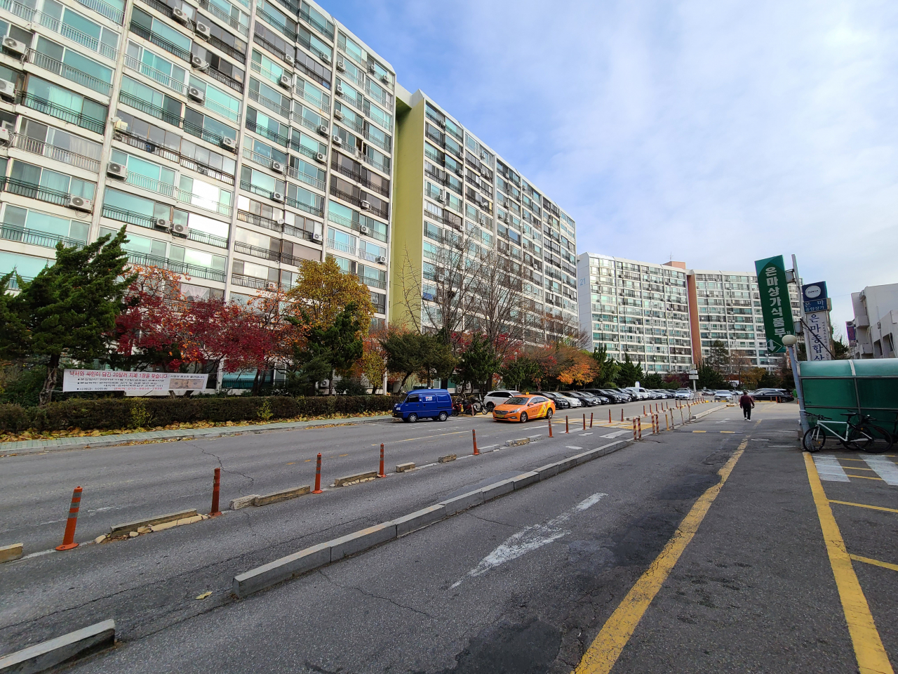 한국은행이 사상 처음으로 금리를 0.5% 올리는 빅스텝을 단행하자 그동안 굳건하던 강남 재건축 현장 마저도 휘청이고 있다. 사진은 강남구 재건축 대장주 은마아파트. [헤럴드경제DB]