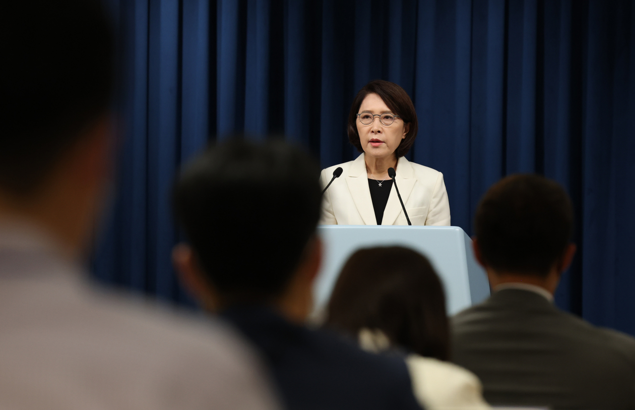 14일 오후 서울 용산 대통령실 청사 브리핑룸에서 강인선 대변인이 현안과 관련해 브리핑하고 있다. [연합]