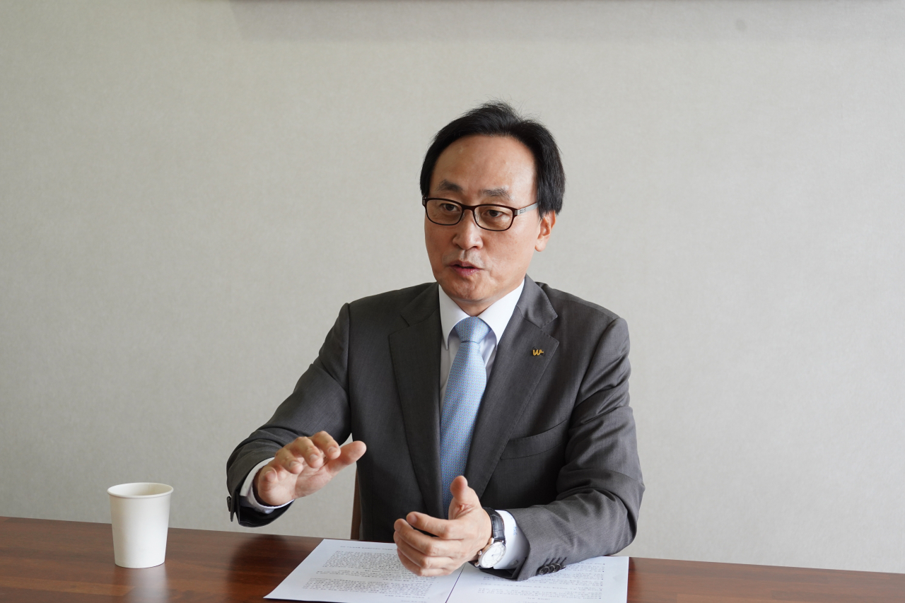 지난 7월 12일 오전 경기도 안양시 동안구 우리관리 본사에서 업계 상황을 설명하고 있는 노병용 우리관리 회장.