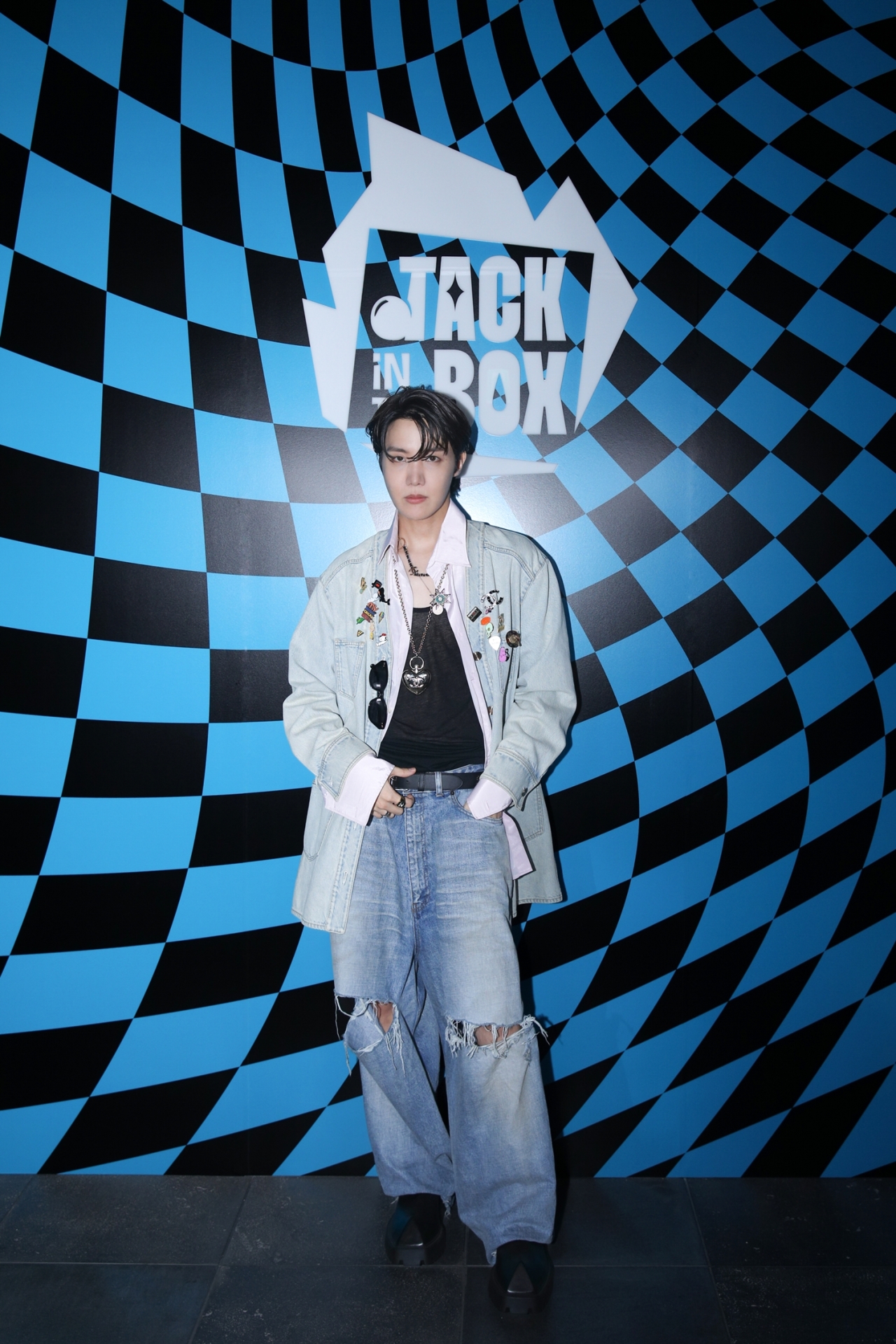 アイドル BTS HOPE IN THE BOX J-HOPE J-Hope's Debut Solo Album, 'Jack in the Box' Is Here