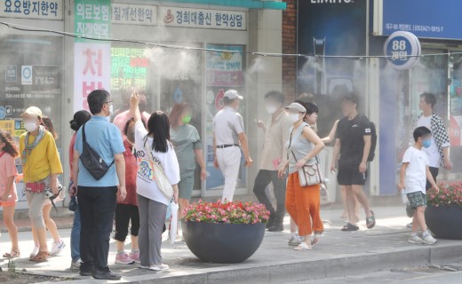 [Weekender] Free hotel room stays and parasols: Korea gears up for heat waves