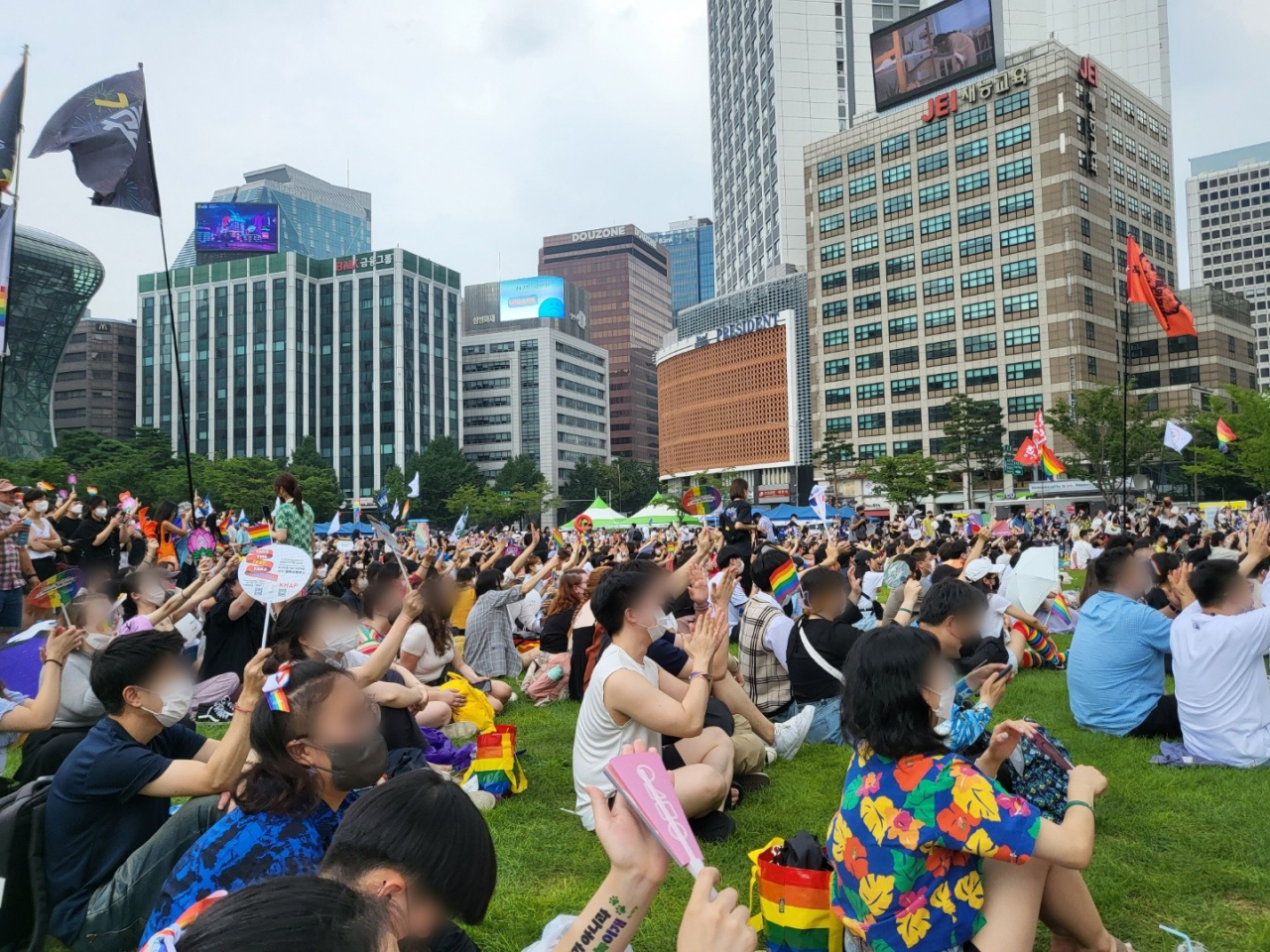 “조직적 거부” vs “합당한 절차”…서울광장 퀴어축제 개최 두고 갈등 왜?[취재메타]