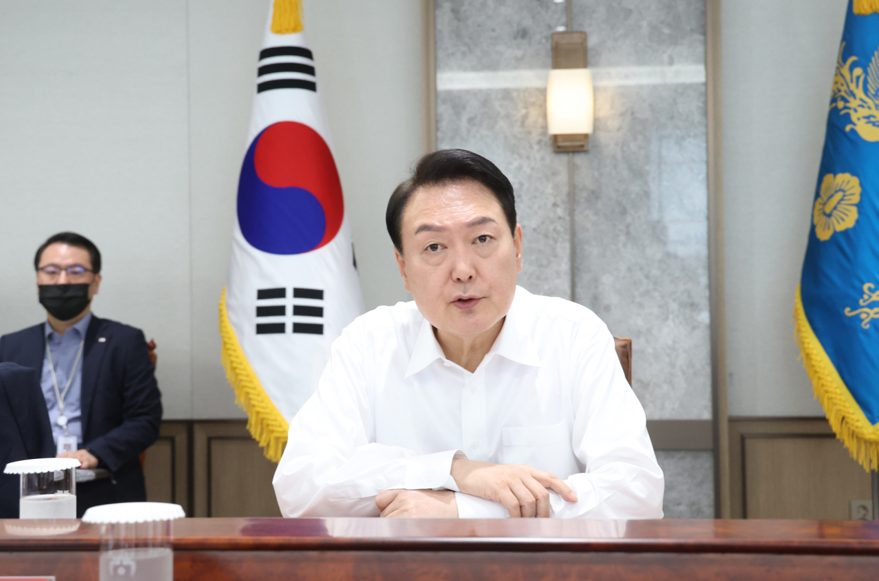 윤석열 대통령이 지난 4일 오전 서울 용산 대통령실에서 열린 수석비서관회의에서 발언하고 있다.[연합]