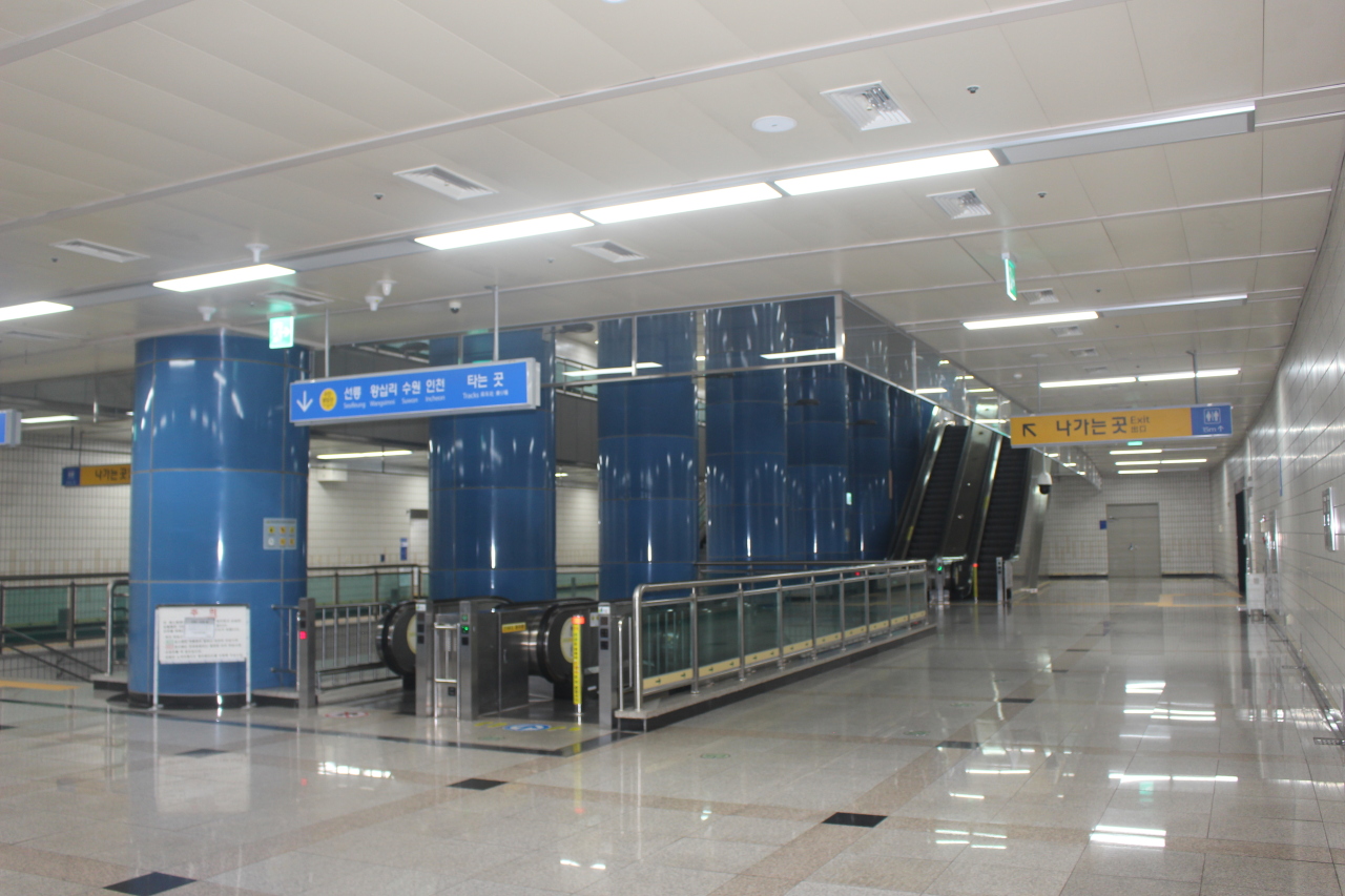 Guryong Station (Yoon Min-sik/The Korea Herald)