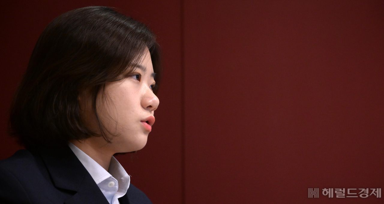박지현 전 더불어민주당 공동비상대책위원장이 18일 서울 여의도의 한 카페에서 헤럴드경제와 인터뷰하고 있다. [사진=이상섭 기자/babtong@heraldcorp.com]