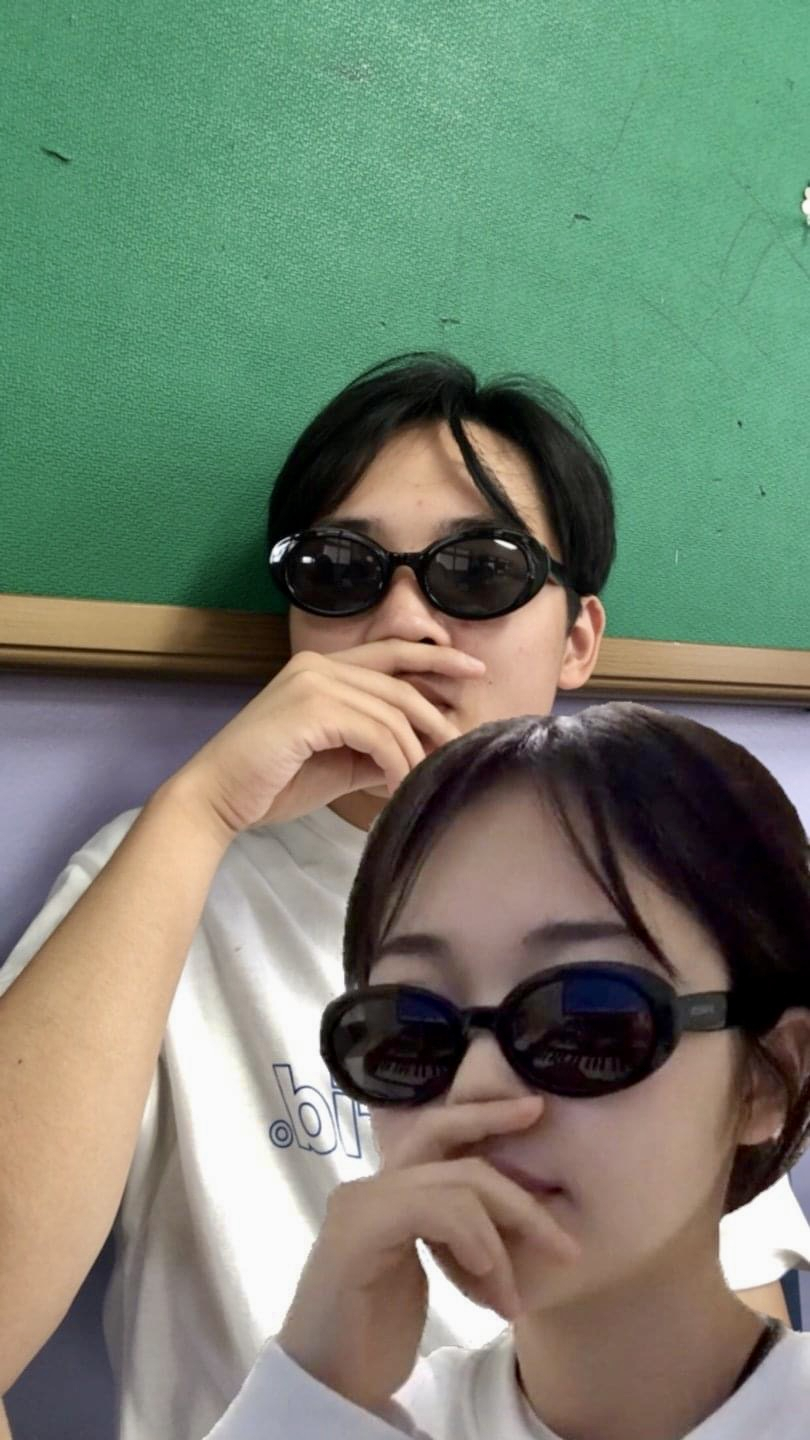 ‘ㄱㄴ댄스’ 등으로 MZ세대 대표 아이콘으로 떠오른 가수 미노이를 따라한 학생. [의정부고등학교 학생자치회 페이스북]