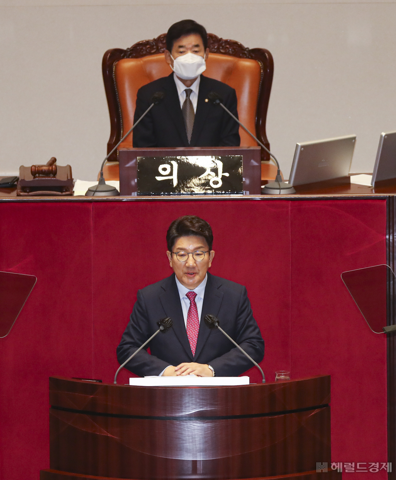 21일 오전 국회 본회의장에서 열린 제398회 임시회 3차 본회의에서 권성동 국민의힘 당대표 직무대행 겸 원내대표가 교섭단체 대표연설을 하고 있다. 임세준 기자