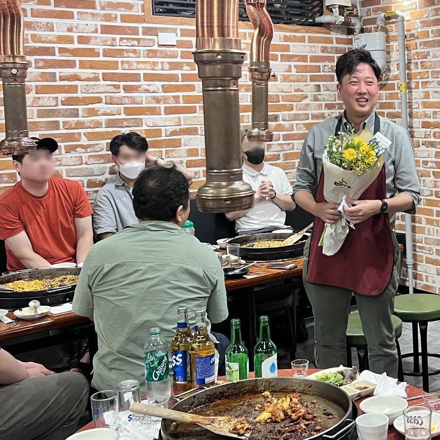 국민의힘 이준석 대표가 지난 19일 강원도 춘천을 방문해 김진태 강원도지사와 만찬 회동을 하고 있다. [연합]