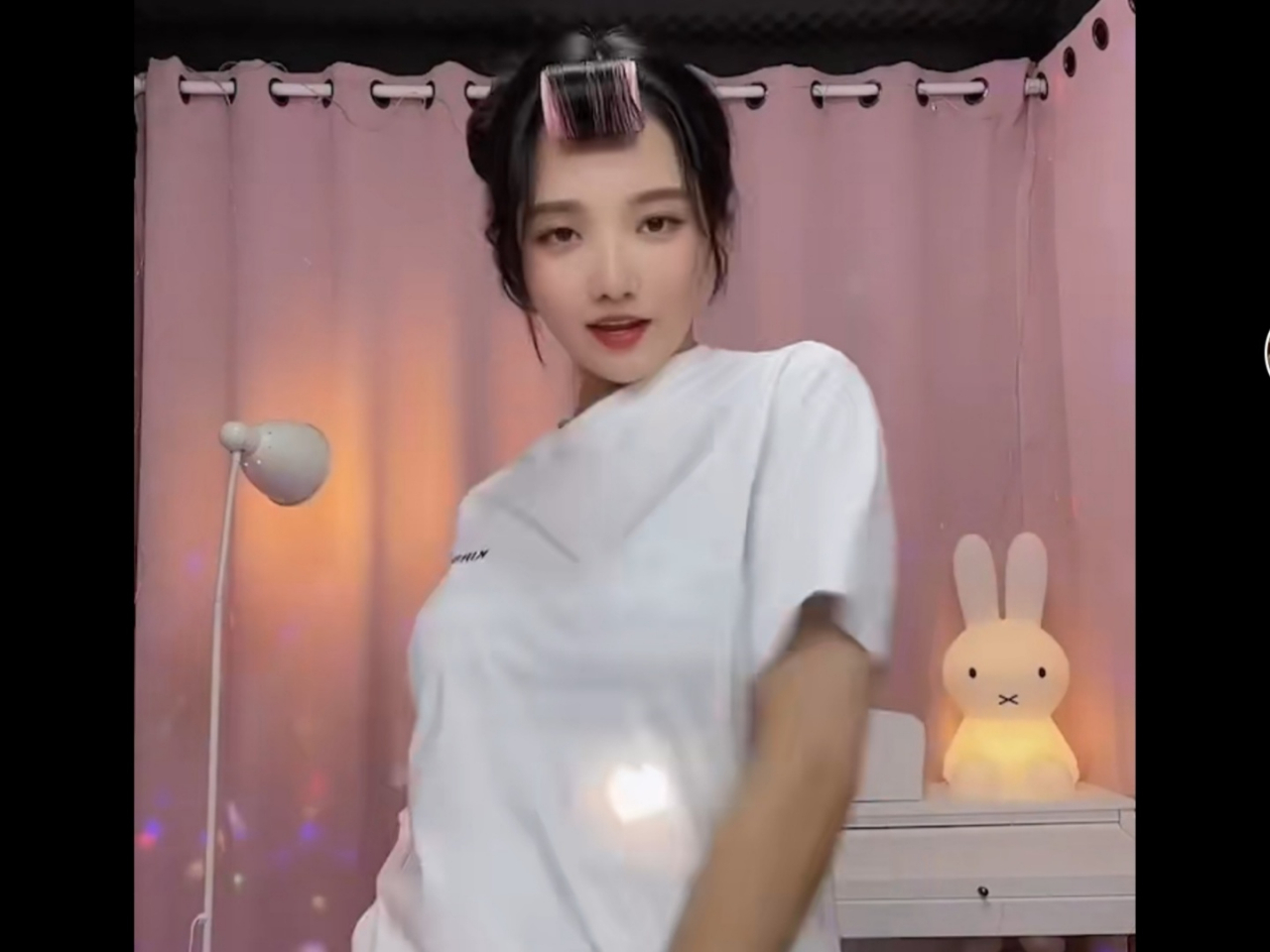 10초 춤췄더니” 530만명 끌어모은 놀라운 이 여성 어떻길래? - 헤럴드경제