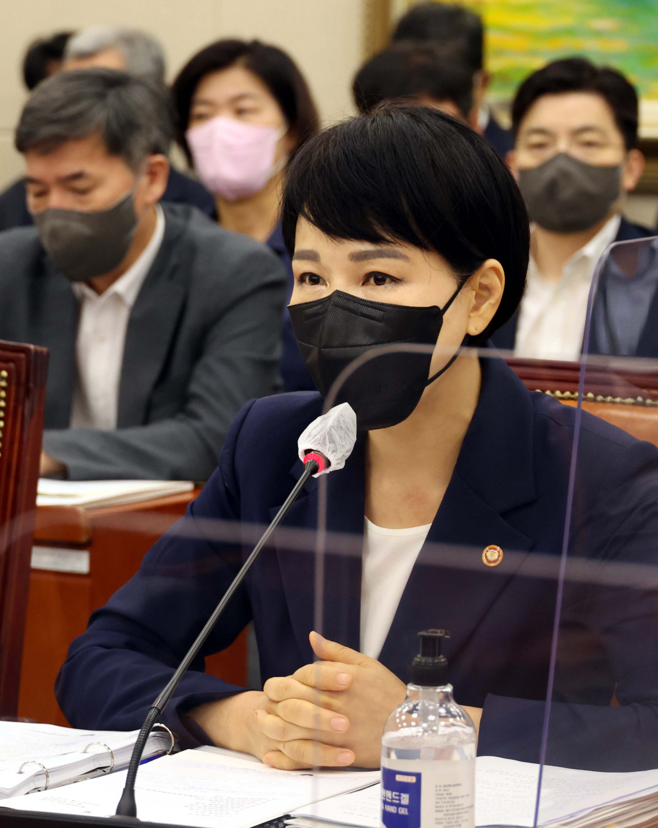 전현희 국민권익위원장이 27일 국회에서 열린 정무위에서 의원들의 질의에 답변하고 있다. [연합]