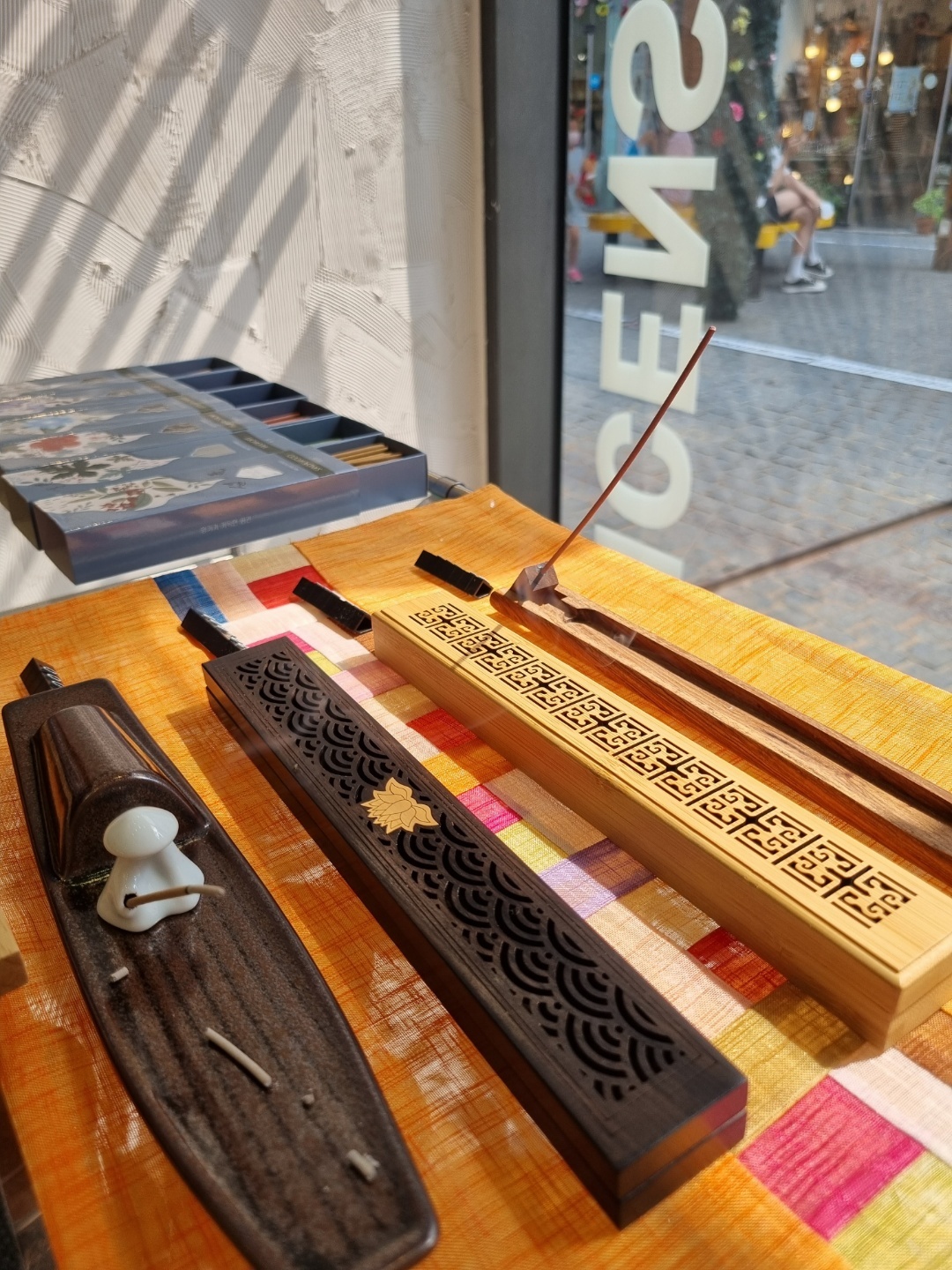 Incense grows in popularity with mindfulness trend - The Korea Herald