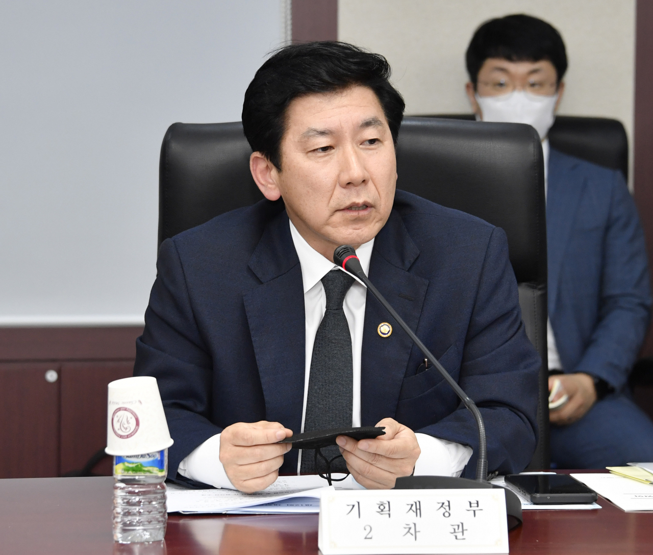 최상대 기획재정부 제2차관이 27일 서울 종로구 한국무역보험공사에서 열린 '제12회 재정운용전략위원회'에 참석해 주재하고 있다. [연합］