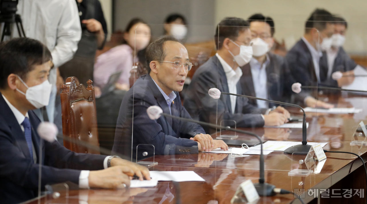 추경호 경제부총리 겸 기획재정부 장관이 28일 오전 서울 중구 은행회관에서 열린 비상 거시경제금융회의에서 모두발언을 하고 있다. 임세준 기자