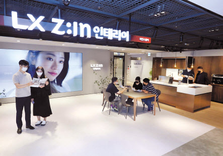 신세계 타임스퀘어점 리빙관 LX 지인 인테리어 공간. [신세계백화점 제공]
