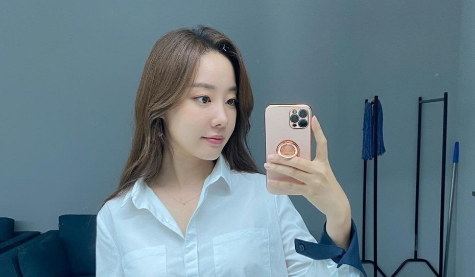 글로벌 OTT 'HBO맥스'가 단독 론칭 대신 웨이브와 협력 강화로 국내 우회 진출을 시도한다. 고우리씨가 개인 SNS에 공개한 '멘탈리스트' 촬영 현장. 해당 드라마는 HBO맥스 한국 오리지널 콘텐츠로 제작됐다. [인스타그램]