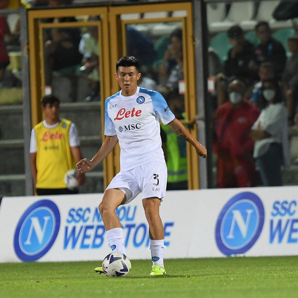 Kim Min-jae of Napoli is in action against RCD Mallorca during the clubs' preseason match at Stadio Teofilo Patini in Castel di Sangro, Italy, on Sunday, in this photo captured from Napoli's official Twitter account. (Twitter)