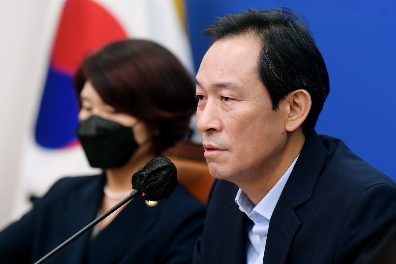 더불어민주당 우상호 비상대책위원장이 1일 국회에서 열린 비상대책위원회 회의에서 발언하고 있다. 이상섭 기자