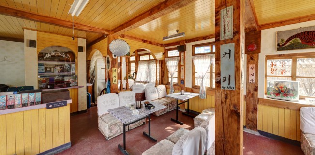 Time travel to ‘70s alley, Joseon-period valley