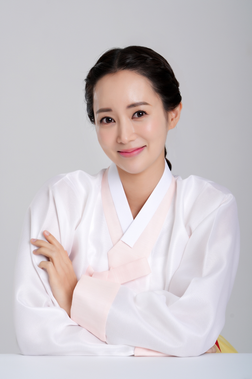 한국민속촌은 캐릭터를 실사화 과정에서 현실 모델과 연결시켰다.