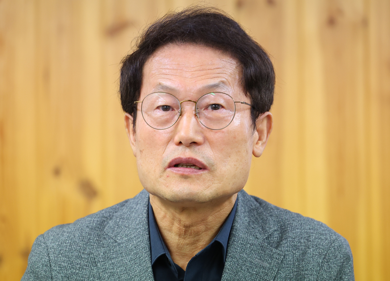 조희연 서울시 교육감이 2일 오후 서울시교육청에서 초등학교 입학 연령을 만 5세로 낮추는 학제 개편안과 관련해 입장을 발표하고 있다. [연합]