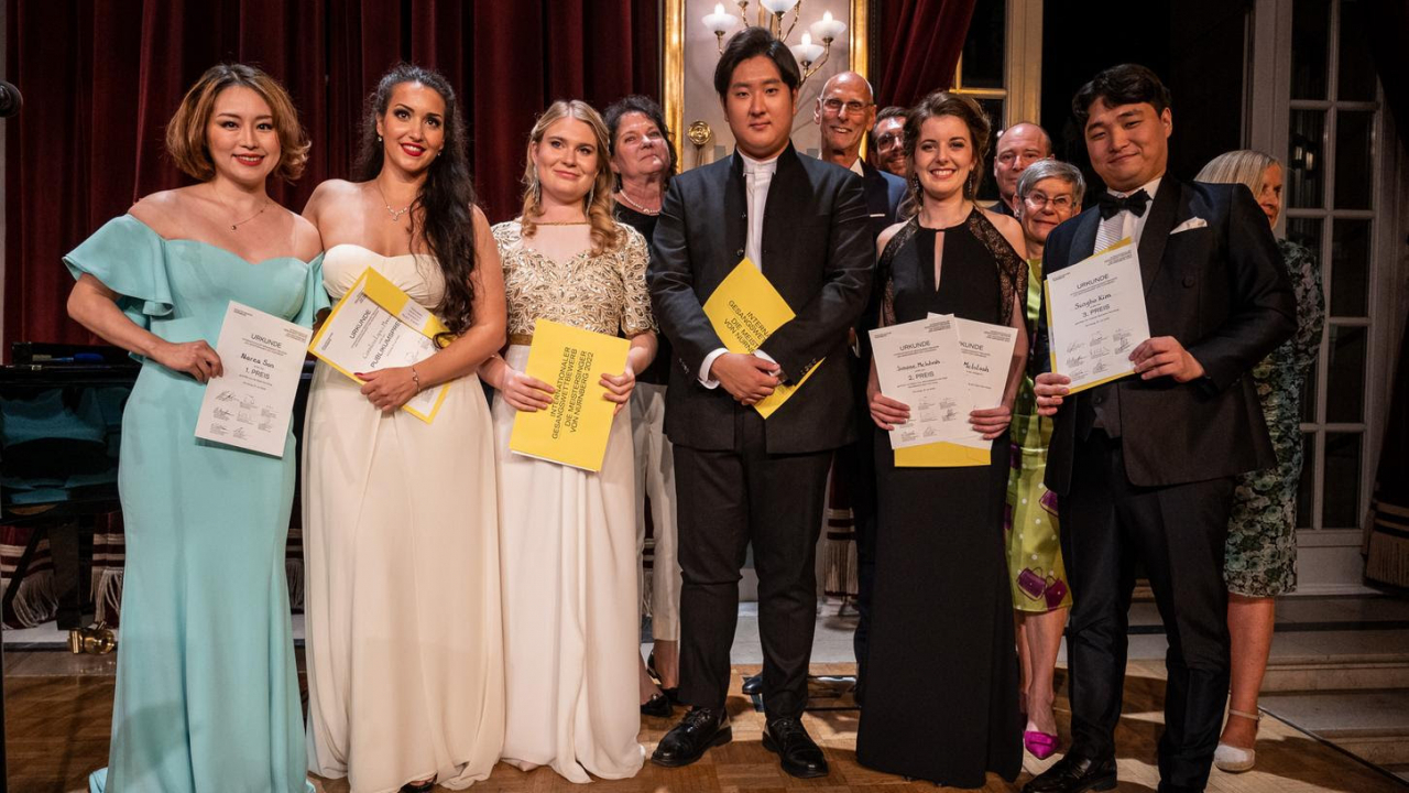 손나래, 청중상을 받은 Carolina Lopez Moreno, 특별상 Karolina Bengtsson, 특별상 베이스 바리톤 박창대, 2등상 Simone McIntosh, 3등상 테너 김성호(왼쪽부터). [David Klumpp, 라이브러리컴퍼니 제공]