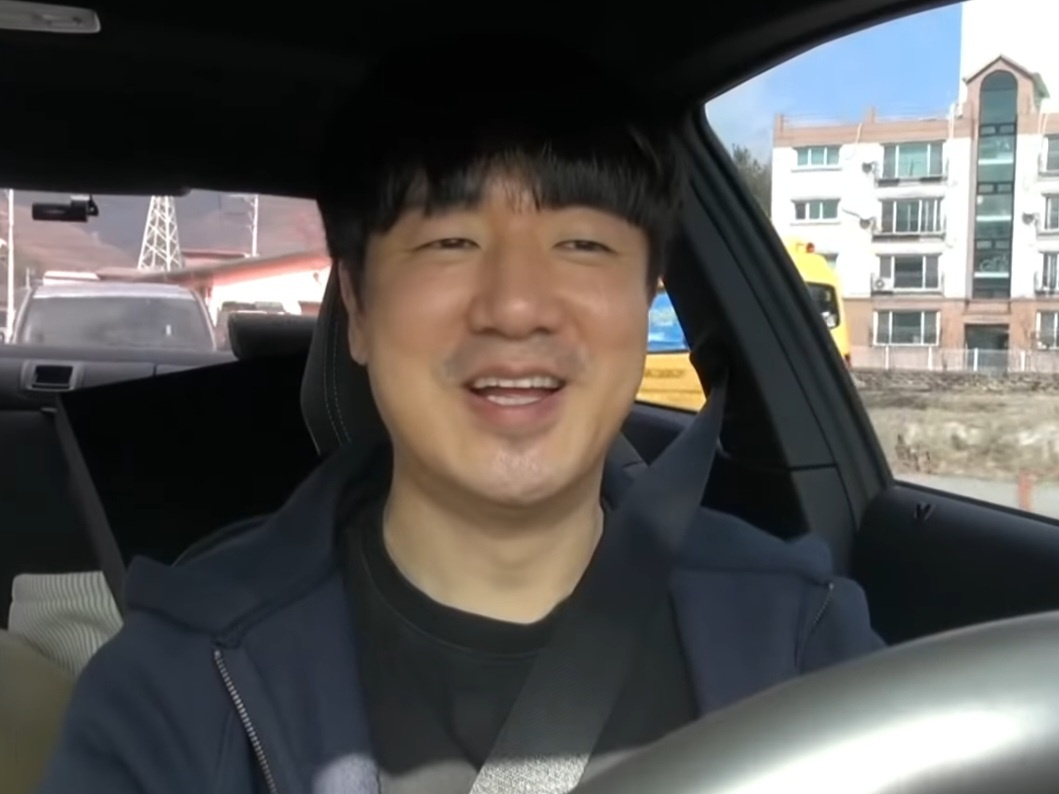 이두희(사진) 멋쟁이사자처럼 대표 및 메타콩즈 CTO가 내달까지 메타콩즈 인수를 마무리하겠다고 5일 밝혔다. 이 대표는 최근 메타콩즈의 다른 경영진과 ‘진흙탕 싸움’을 벌이며 논란이 된 가운데 ‘회삿돈으로 2억원이 넘는 슈퍼카를 구매했다’는 폭로에 대해 인정하고 사과했다. [출처 MBC 유튜브]