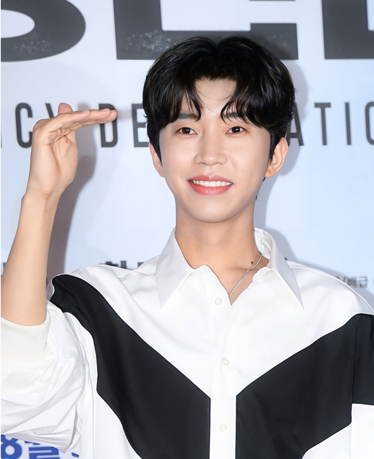 8일 데뷔 6주년을 맞은 K-팝 트로트 부문 최고스타 임영웅