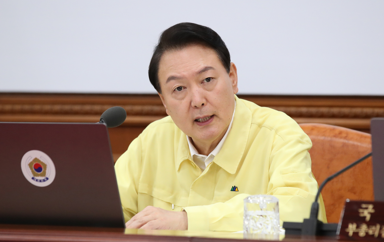 윤석열 대통령이 9일 오전 서울 정부서울청사에서 열린 국무회의에서 발언하고 있다. [연합]