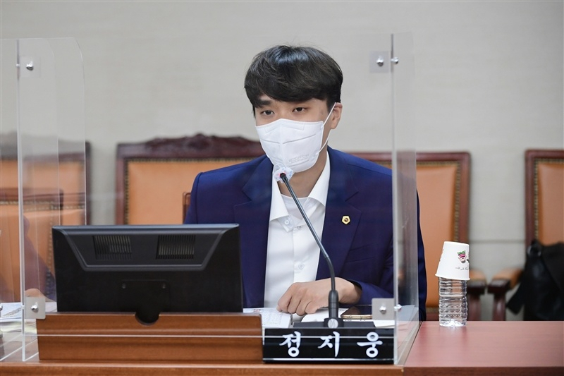 서울시의회 교육위원회 업무보고에서 발언하는 정지웅 국민의힘 서울시의원 [정지웅 의원실 제공]