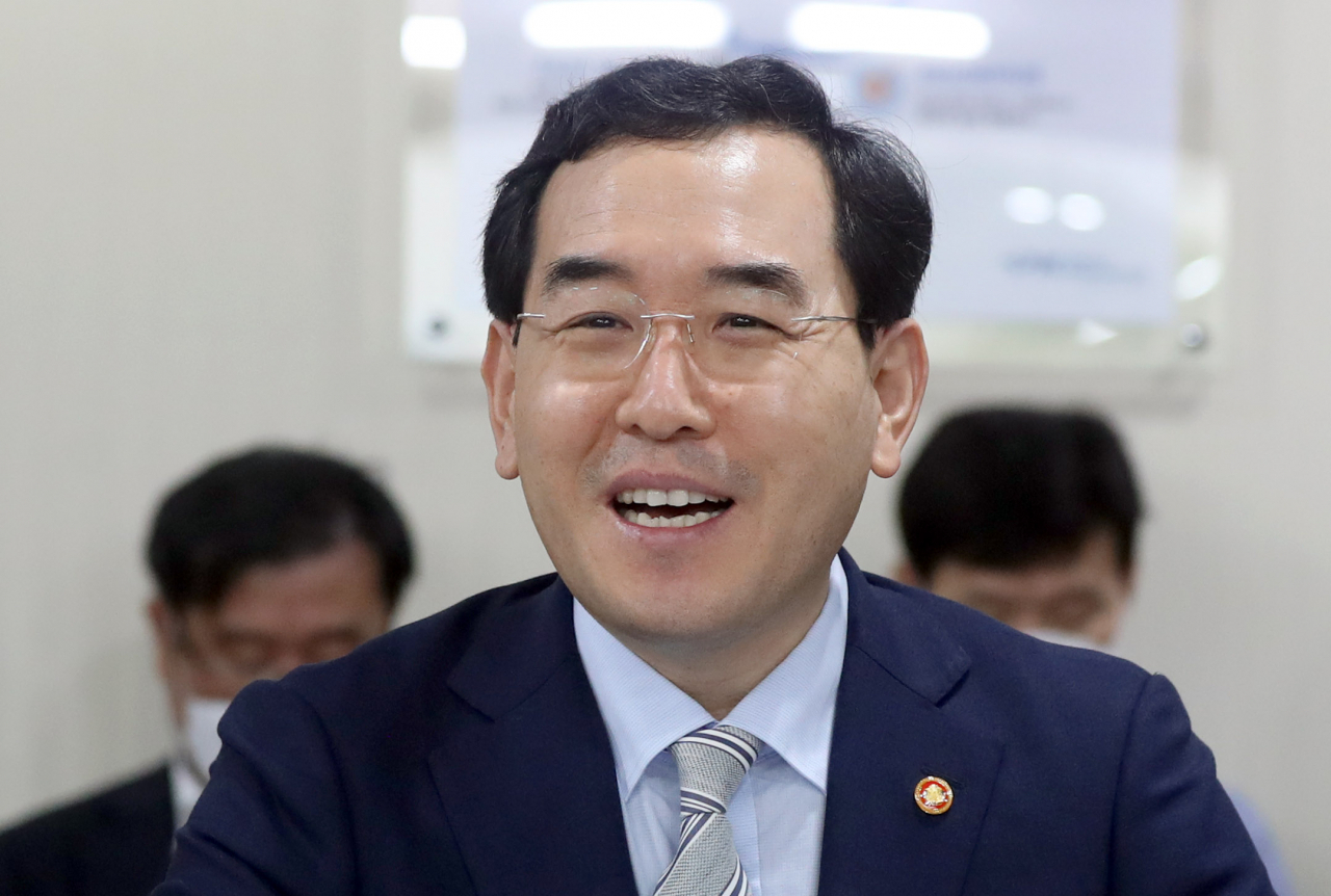 이창양 산업통상자원부 장관이 10일 오후 경남 창원시 성산구 피케이밸브앤엔지니어링에서 열린 '대한민국 원전산업 협력업체 간담회'에서 발언하고 있다. [연합］