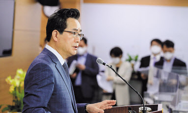 10일 세종시 정부세종청사에서 새 정부 농식품 분야 업무보고 내용을 브리핑하고 있는 정황근 농림축산식품부 장관. [농림축산식품부 제공]