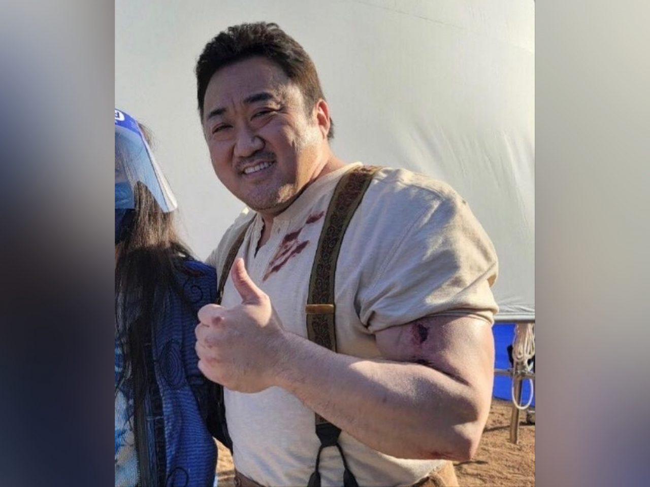 디즈니+가 북미 지역 요금을 크게 올리면서 국내 디즈니+ 이용료 또한 인상될지 주목된다. 인상될 경우 월 9900원에서 1만2900~1만3900원 상당이 될 것으로 예상된다. 사진은 디즈니+에서만 볼 수 있는 디즈니 영화 '이터널스' 촬영 현장. [인스타그램]