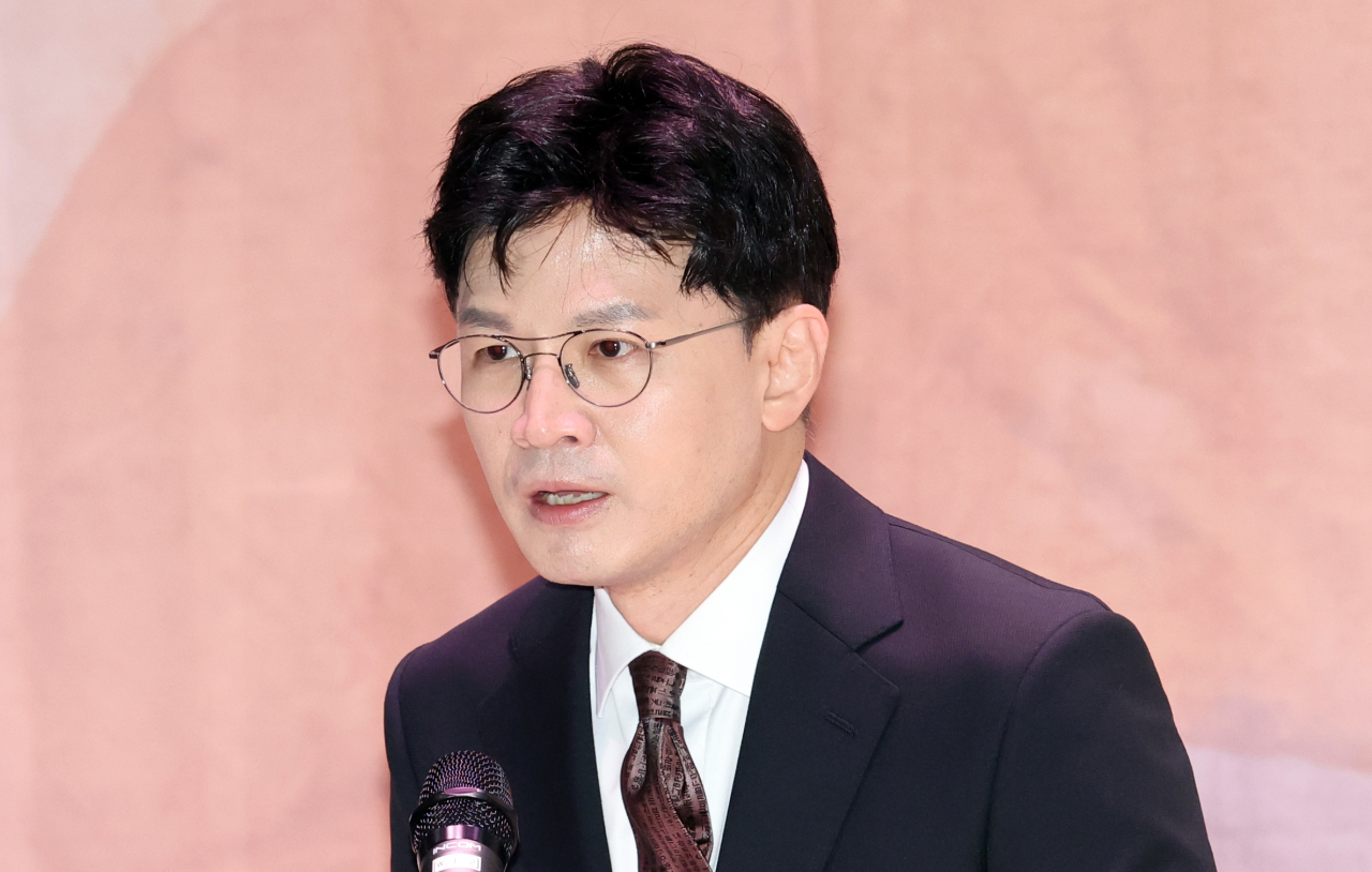 한동훈 법무부 장관이 11일 대한민국임시정부기념관에서 열린 8·15기념 독립유공자 후손 국적증서 수여식에서 환영사를 하고 있다. [연합]