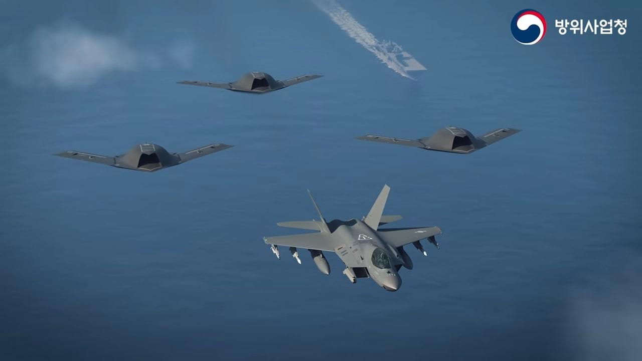 The Defense Acquisition Program Administration (DAPA) posted a short video on its YouTube channel in November 2021, depicting the KF-21 fighter flanked by three stealth drones in joint air operations over South Korea's easternmost islets of Dokdo.(Screengrab of Defense Acquisition Program Administration's YouTube channel)