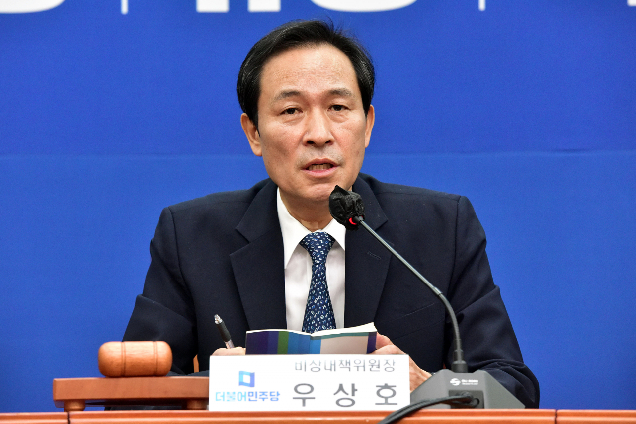더불어민주당 우상호 비상대책위원장이 12일 오전 국회에서 열린 비상대책위원회의에서 발언하고 있다. 이상섭 기자
