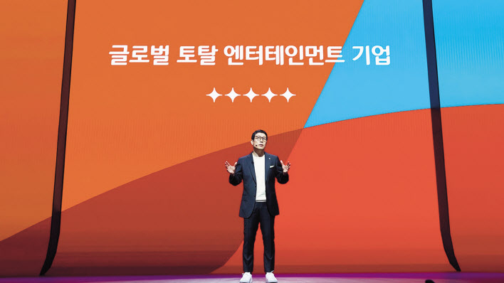 강호성 CJ ENM 대표이사가 글로벌 성장전략을 발표하고 있다. [CJ ENM 제공]