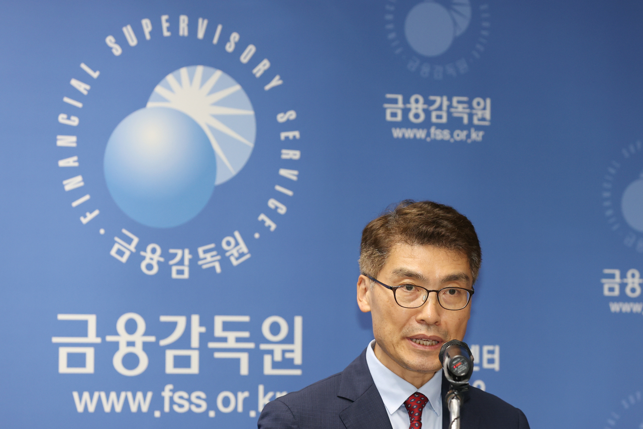 이준수 금융감독원(금감원) 부원장이 서울 여의도 금감원에서 '거액 해외송금 관련 은행 검사 진행 상황' 브리핑을 하고 있다. 연합뉴스